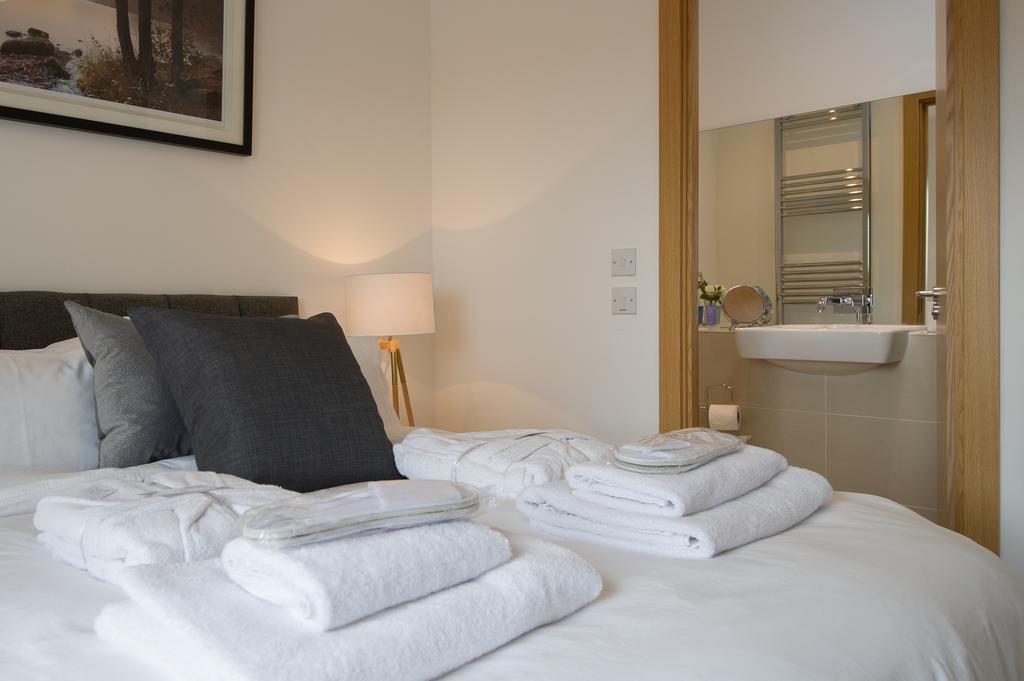 Tailored Stays - Executive Town House Cambridge Room photo